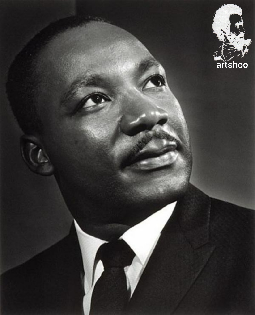 مدل پرتره سیاه قلم